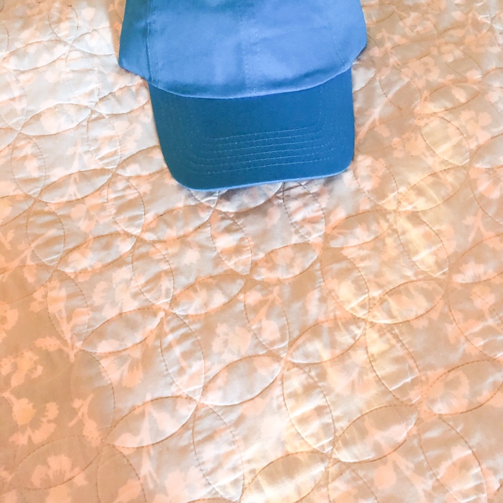 Women’s Caps - Picture 11 of 16